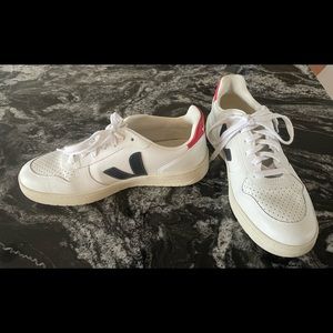 Veja sneakers white Nautico Pekín size 8, run large so fits 8.5